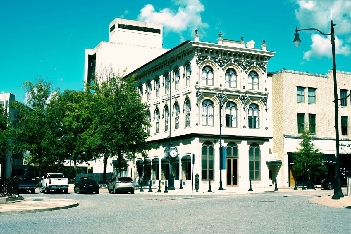 No Full Moon, But Plenty to Celebrate at AIA!